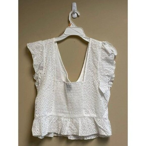 Women's Flutter Short Sleeve Eyelet White Crop Top With Ruffle Hem Size Medium - Picture 4 of 5